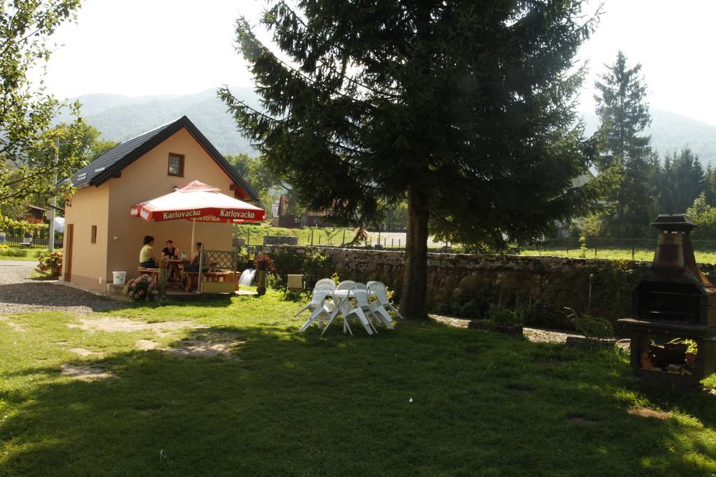 Hotel House Drakulic Korenica Exterior foto